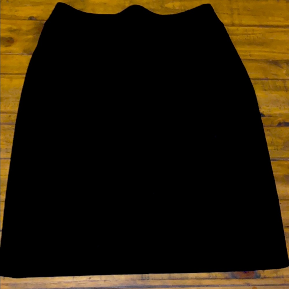 Pencil skirt with front slit and side zipper